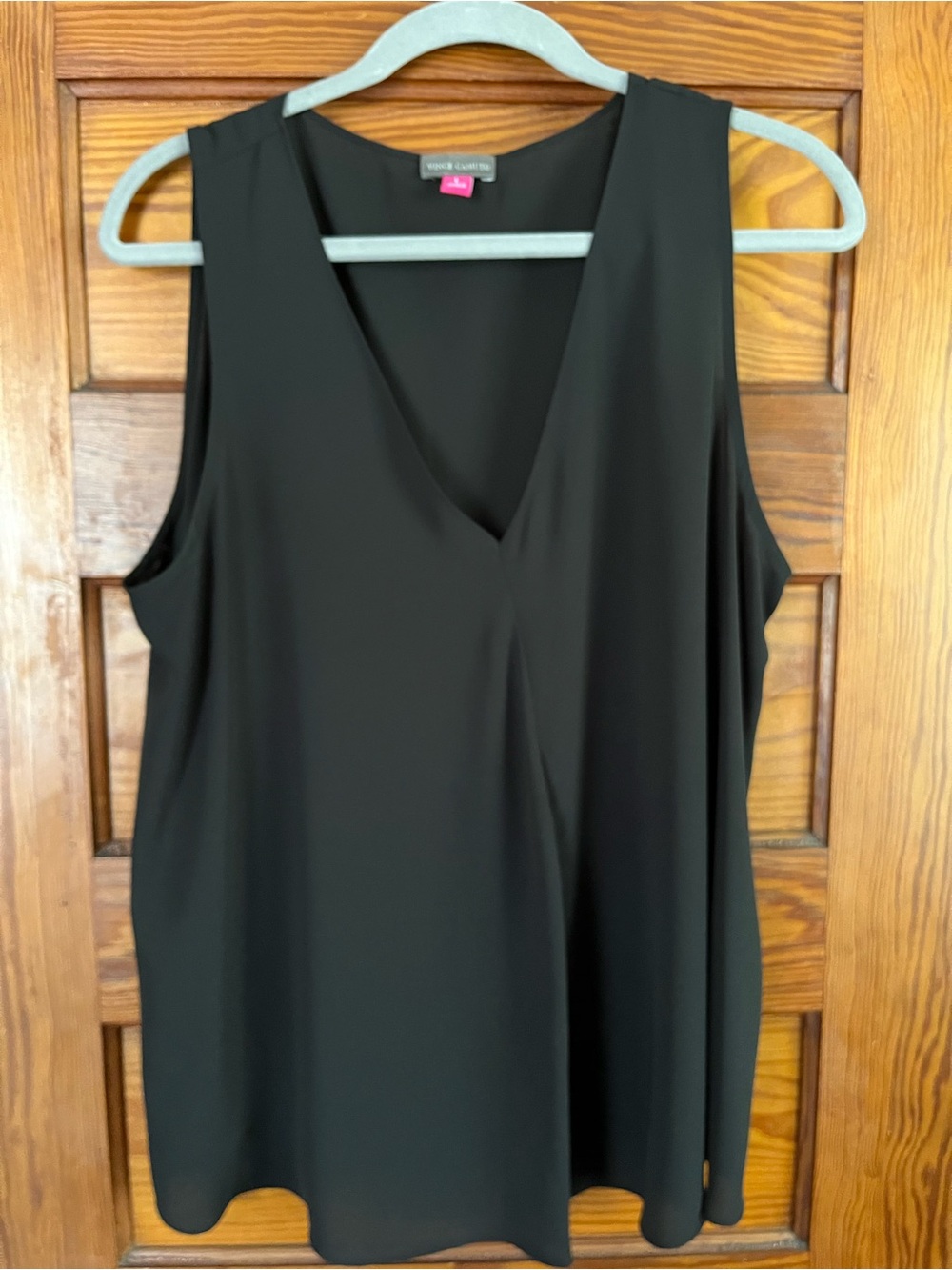 Vince Camuto Black V-Neck Sleeveless top, L